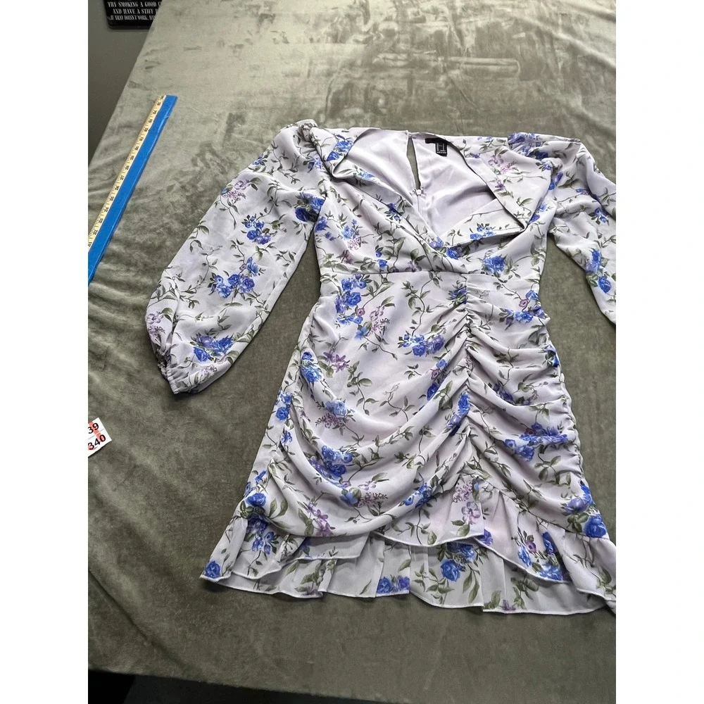 Forever 21 Lavender Blue Floral Ruched Mini Dress‎ Long Sleeve Surplice V-Neck S